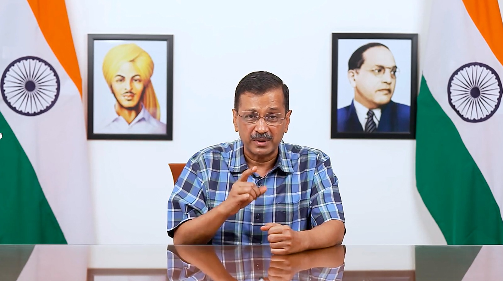 Kejriwal says he, AAP leaders will go to BJP office on Sunday; dares PM to get them arrested