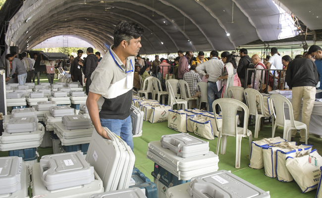 Polling begins in Maharashtra assembly elections