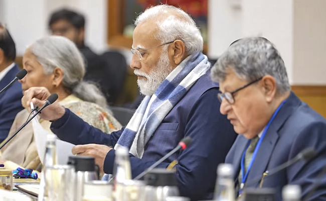 PM Modi meets economists ahead of 2026-27 Budget