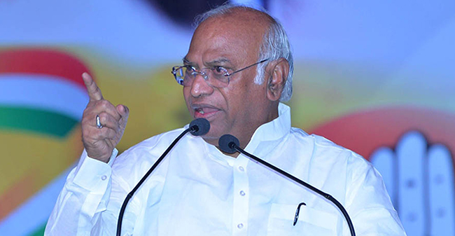 If Congress does not save democracy, Modi and BJP will take country towards dictatorship: Kharge