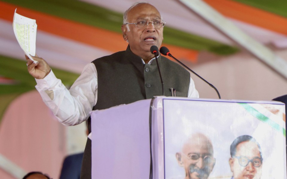 Kharge asks if taking dip in Ganga ends poverty, says BJP leaders competing for cameras