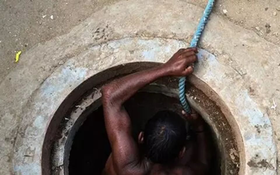 Manual scavenging: HC pulls up Guj govt over non-payment of compensation to 16 dead workers' kin