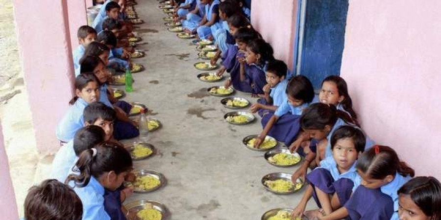 'Mid-day meal scheme should be re-activated with provision of cooked meals on reopening of schools'