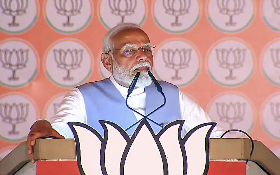 'Congress will bulldoze Ram temple if it comes to power,' says Modi in UP's Barabanki