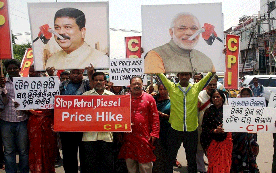 Petrol prices jump to a four-year high, Modi government remains mute spectator