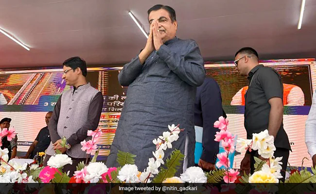 Nitin Gadkari falls ill after Siliguri programme, attended by doctors