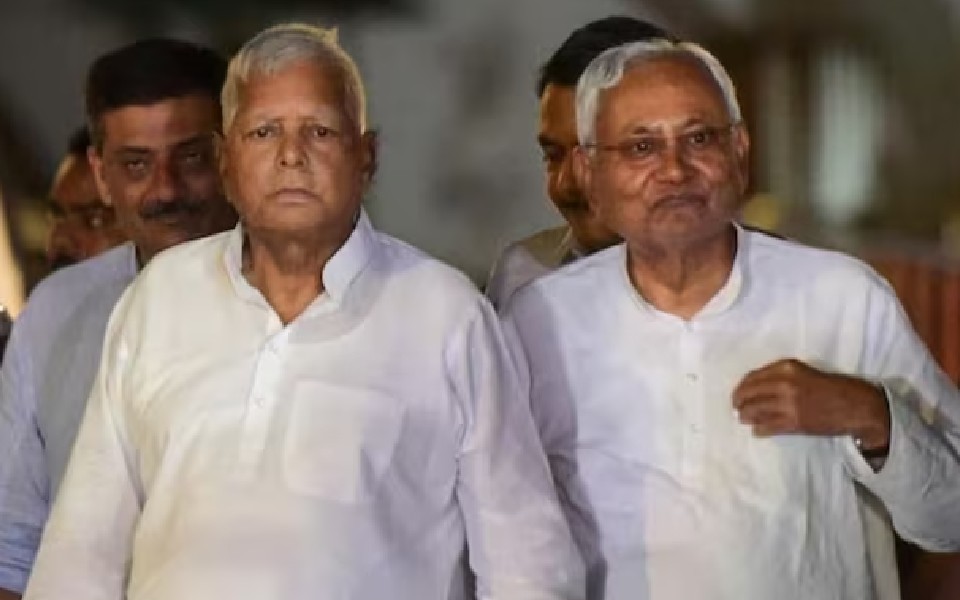 Days after Lalu's offer, comes a snub from Nitish Kumar