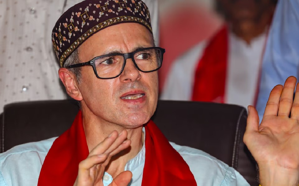 Hope PM doesn't succumb to pressure, sends chadar to Ajmer dargah: Omar Abdullah