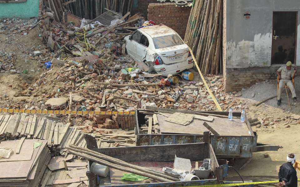 UP: Oxygen cylinder explodes; ailing woman, pregnant daughter among 6 of family dead