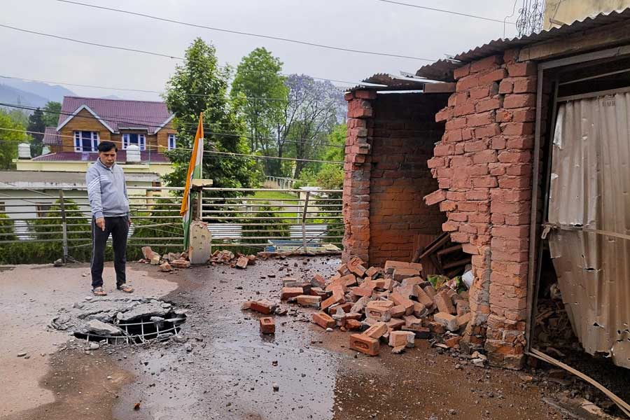 Thirteen civilians killed in Pakistan's ceasefire violations along LoC in Poonch