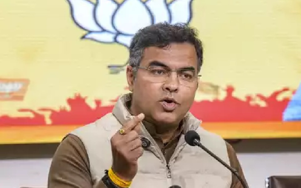 Delhi polls: BJP's Parvesh Verma faces action for 'distributing' shoes to electors