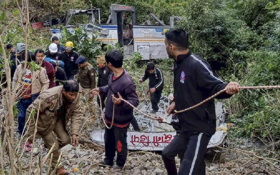 U'khand: Child among 4 killed, 23 hurt as bus falls into deep gorge in Bhimtal