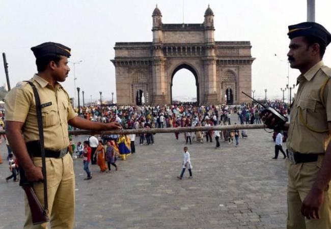 Police on alert as threat message on WhatsApp claims 14 'terrorists' in Mumbai with explosives