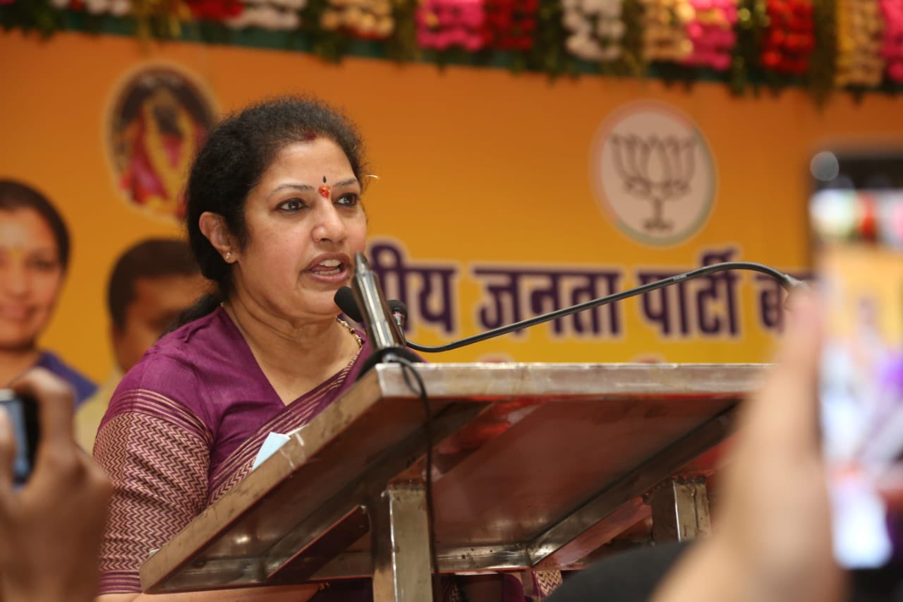 BJP leader Purandeswari makes 'spit' remarks against Chhattisgarh CM Bhupesh Baghel, triggers row