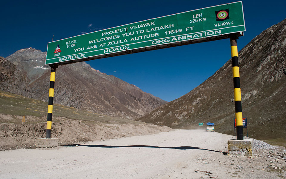 Srinagar-Leh highway opens for traffic