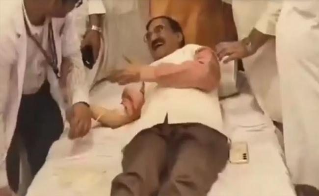 BJP leader Vinod Agarwal fakes blood donation during drive on PM Modi’s birthday for camera