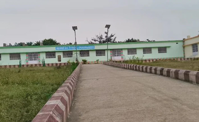 Odisha govt halts salaries of 5 teachers after school fire injures 4 students