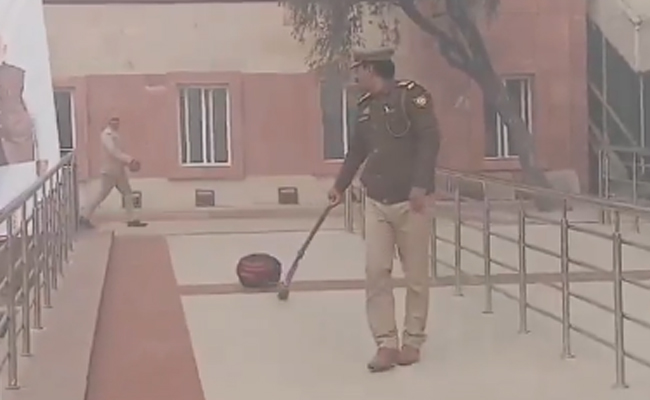 Bomb threat triggers panic at Mau railway station in UP, Kashi Express evacuated