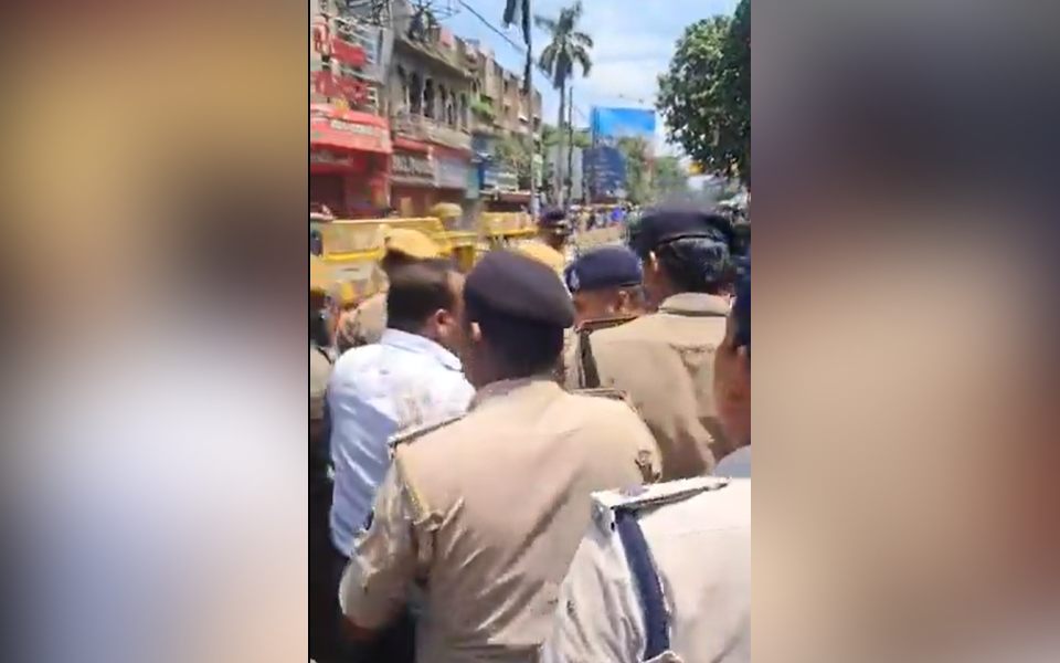 Patna SDM accidentally lathi charged by policeman during Bharat Bandh protests