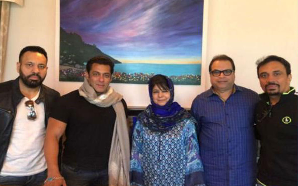 Salman Khan meets Mehbooba Mufti in Kashmir