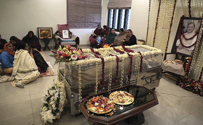 Last rites of Sharad Yadav to take place in his ancestral village in MP