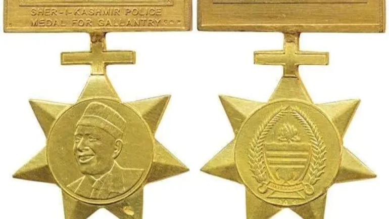 Image of Sheikh Abdullah replaced with national emblem in JK Police medals