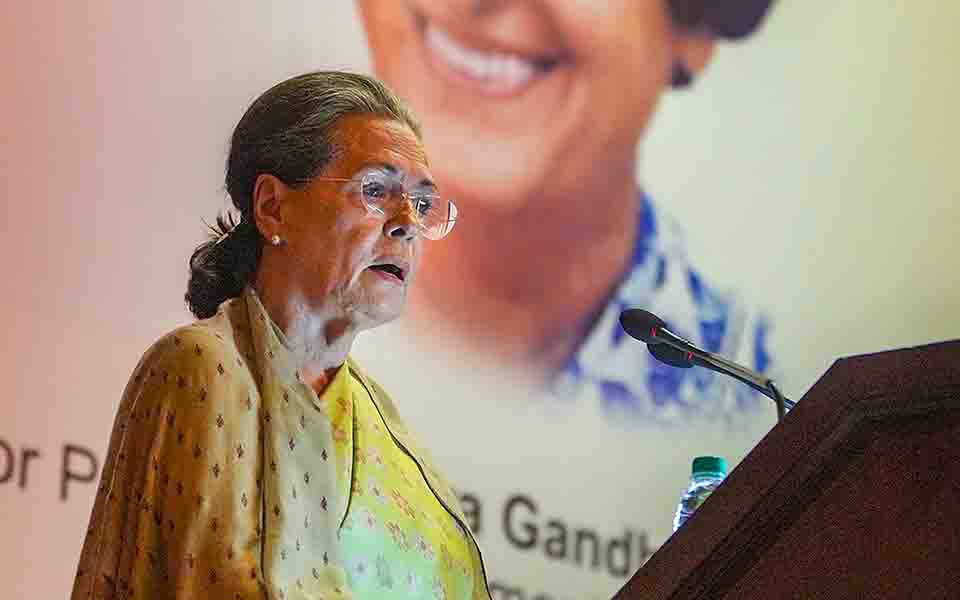 Even her critics recognise her patriotism,staunch secularism,empathy for poor:Sonia on Indira Gandhi