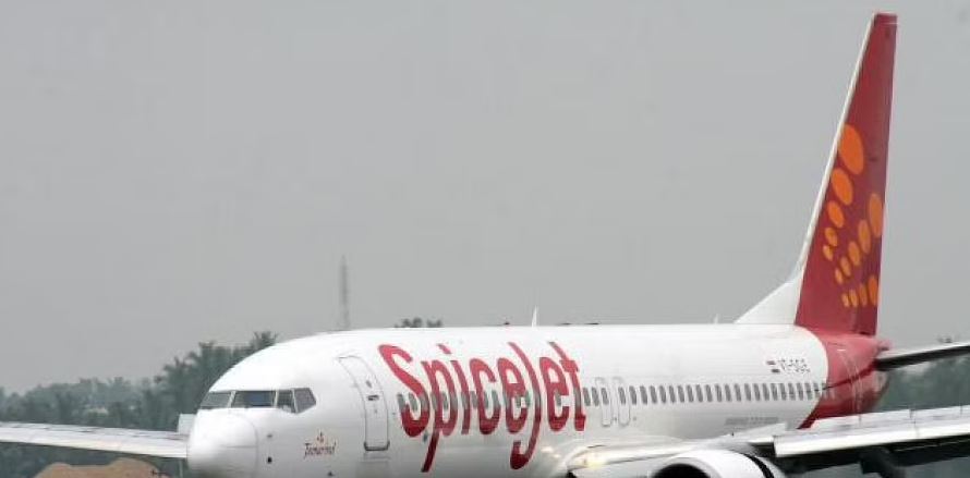 Unruly Behaviour Passenger Offloaded From Spicejet Plane At Delhi Airport