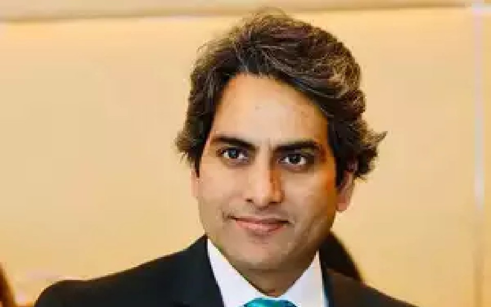 Sudhir Chaudhary’s 2012 tweet blaming govt for train accident resurfaces, gets slammed by netizens