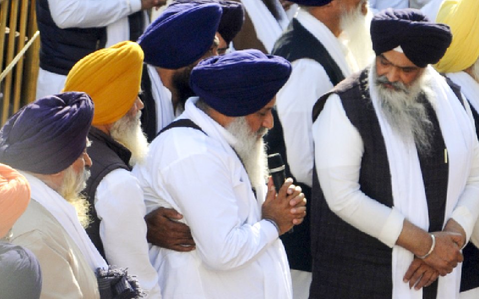 Akal Takht pronounces 'tankhah' for Sukhbir Badal, directs him to clean utensils at Golden Temple