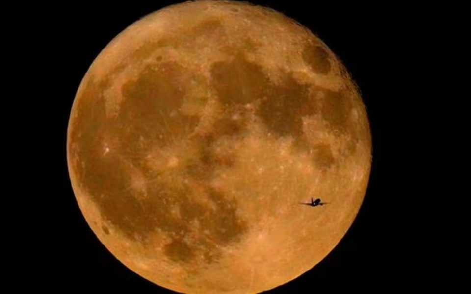 India witnesses supermoon