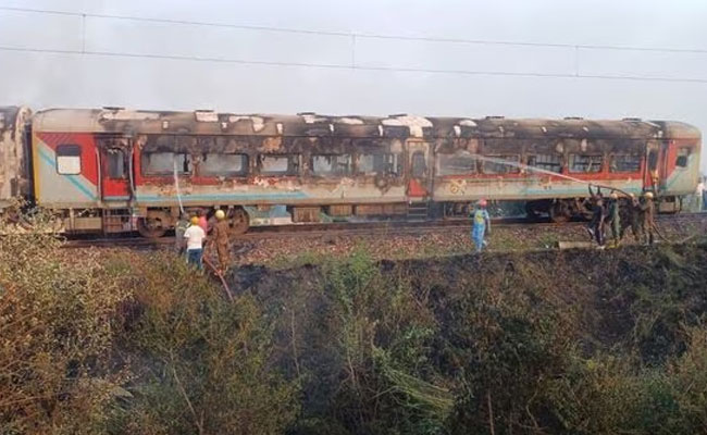 Two coaches of Patalkot Express train catch fire in Agra, 2 injured