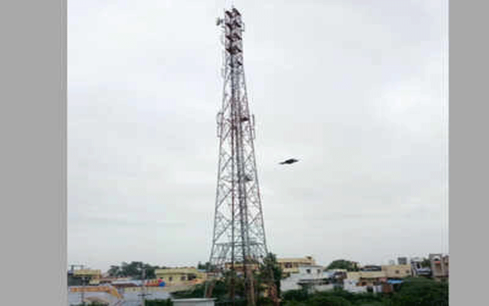 Telangana girl climbs tower to marry lover