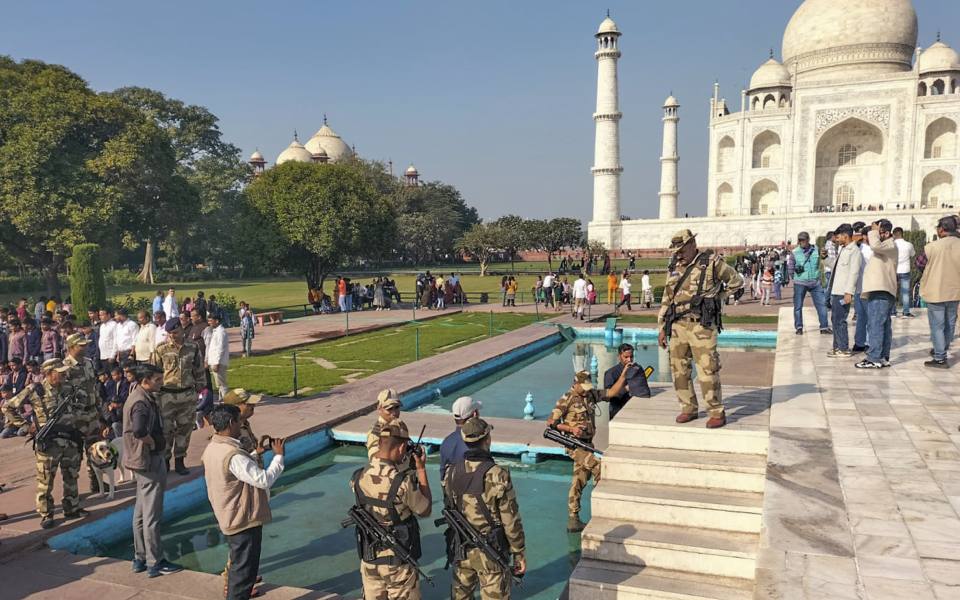 Bomb scare at Taj Mahal, turns out to be hoax