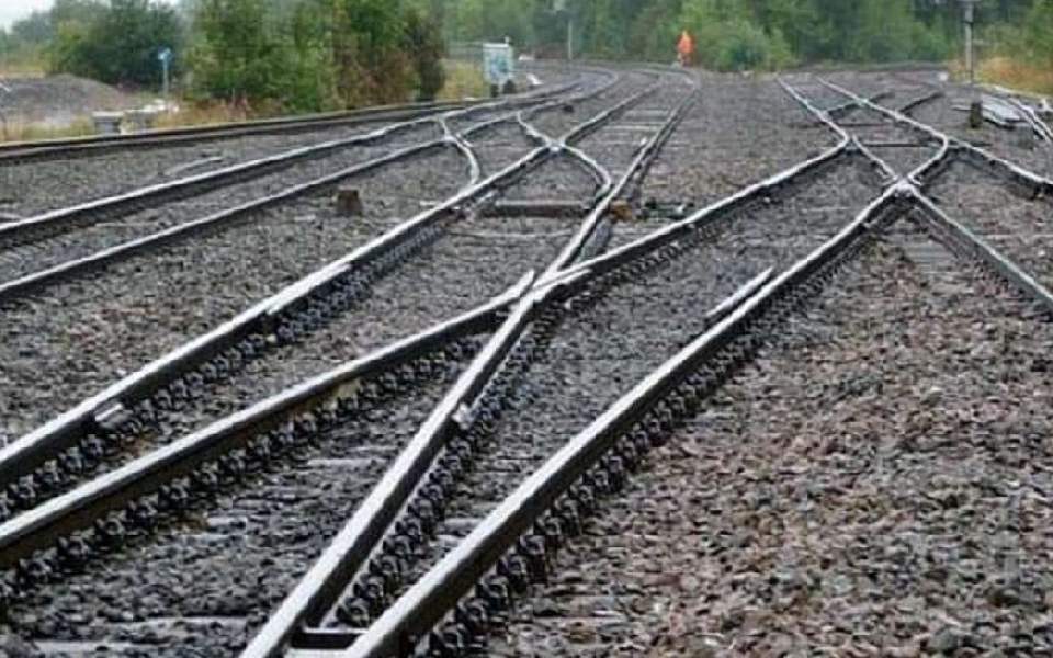 Two trackmen killed after being hit by express train in MP's Vidisha