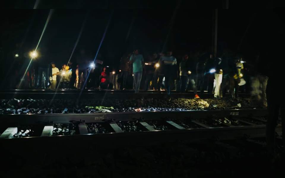 Jharkhand train accident: 2 crushed to death, several injured