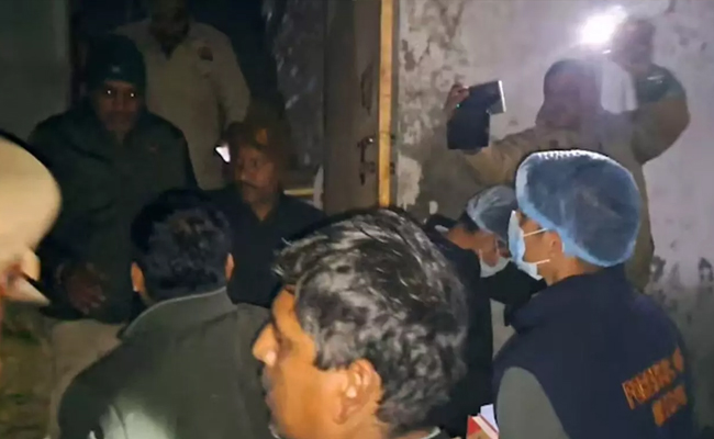 5 of family found dead in Mathura, mass suicide suspected