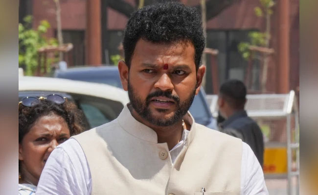 Baramati plane crash: Probe being conducted on timeline-based approach: Union Minister