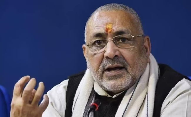 Union textiles minister focuses on handloom protection and tech-led growth