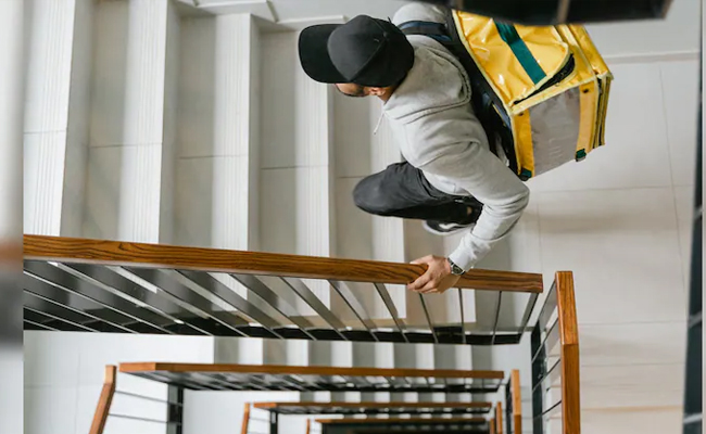 Centre asks Blinkit, Zepto, Swiggy to stop 10-minute delivery claims: sources