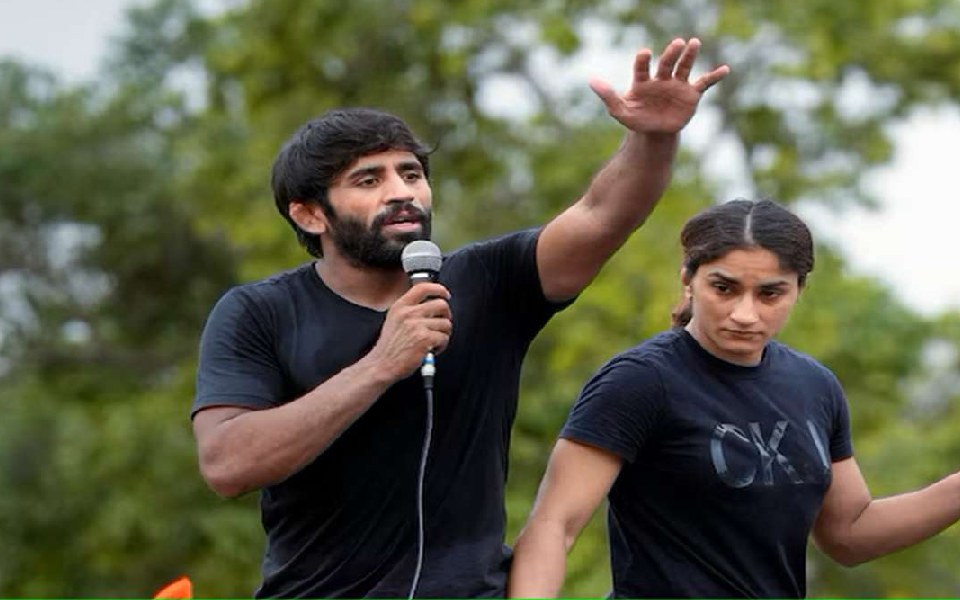 Railways accepts Vinesh Phogat, Bajrang Punia's resignation with immediate effect