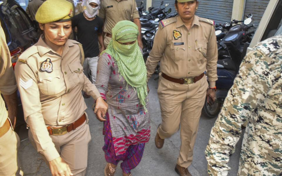 Woman, lover kill her husband in Meerut; try to pass it off as snakebite