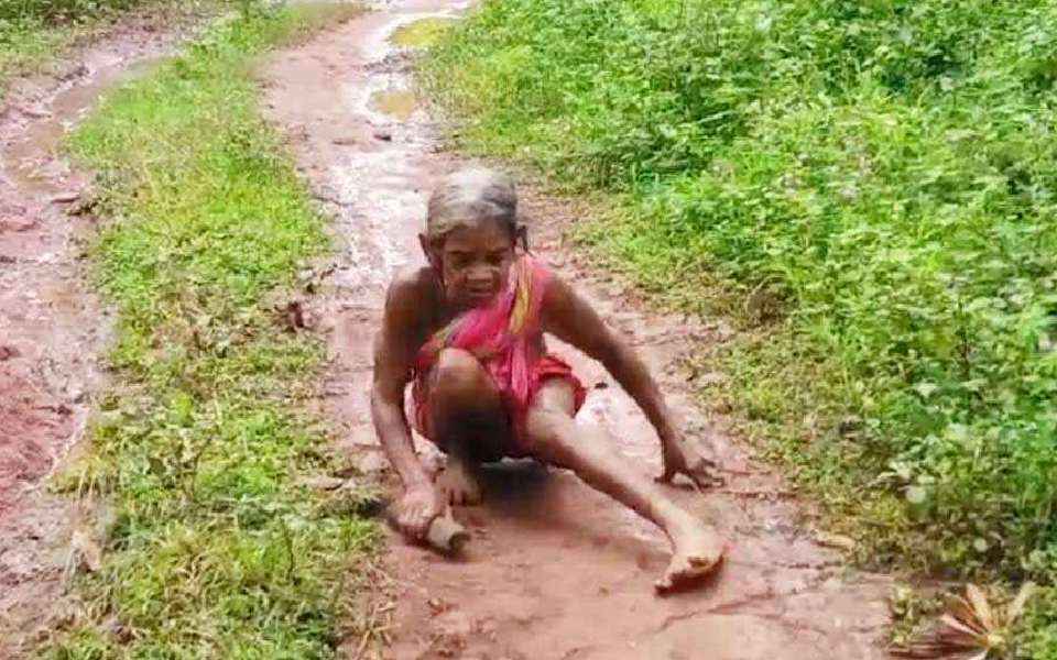 70-year-old woman crawls 2 km to collect pension in Odisha