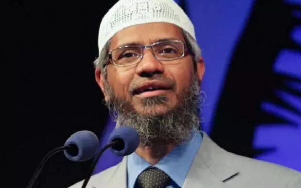 How can a fugitive seek clubbing of FIRs: Centre questions Zakir Naik plea in SC