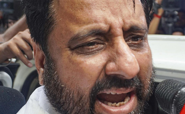 FIR against AAP MLA Amanatullah Khan for MCC violation