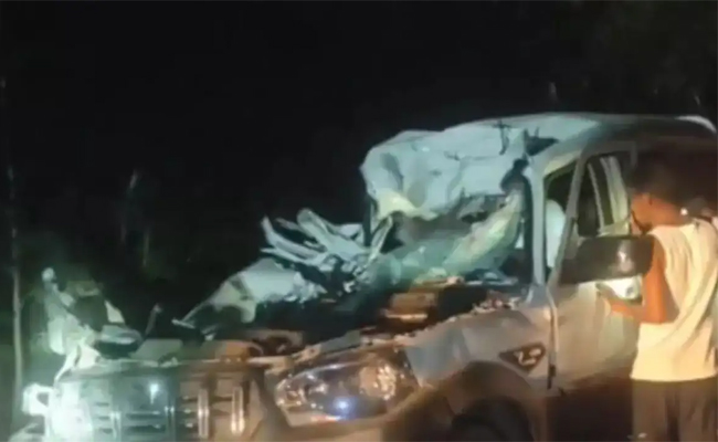 Bihar: 8 killed, 2 injured in head-on collision between car, tractor in Katihar