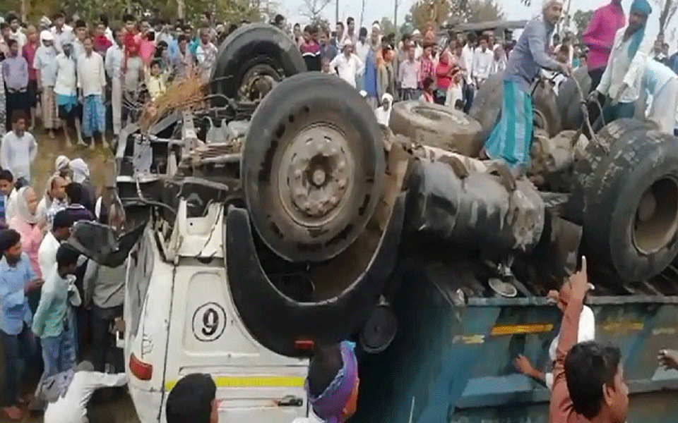 Eight of a family killed in road accident in Bihar