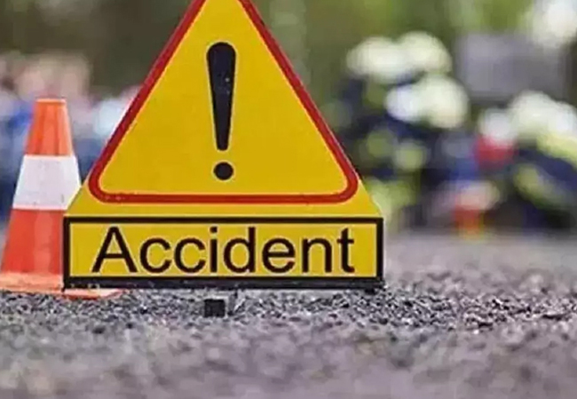 Three killed, three injured as car crashes into bridge in UP’s Balrampur