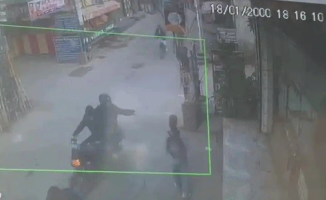 Delhi acid attack: Chemical traders call for effective way to monitor those buying acid