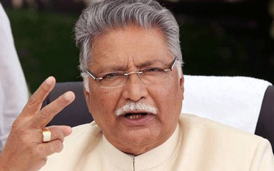 Actor Vikram Gokhale, two others booked for 'cheating'